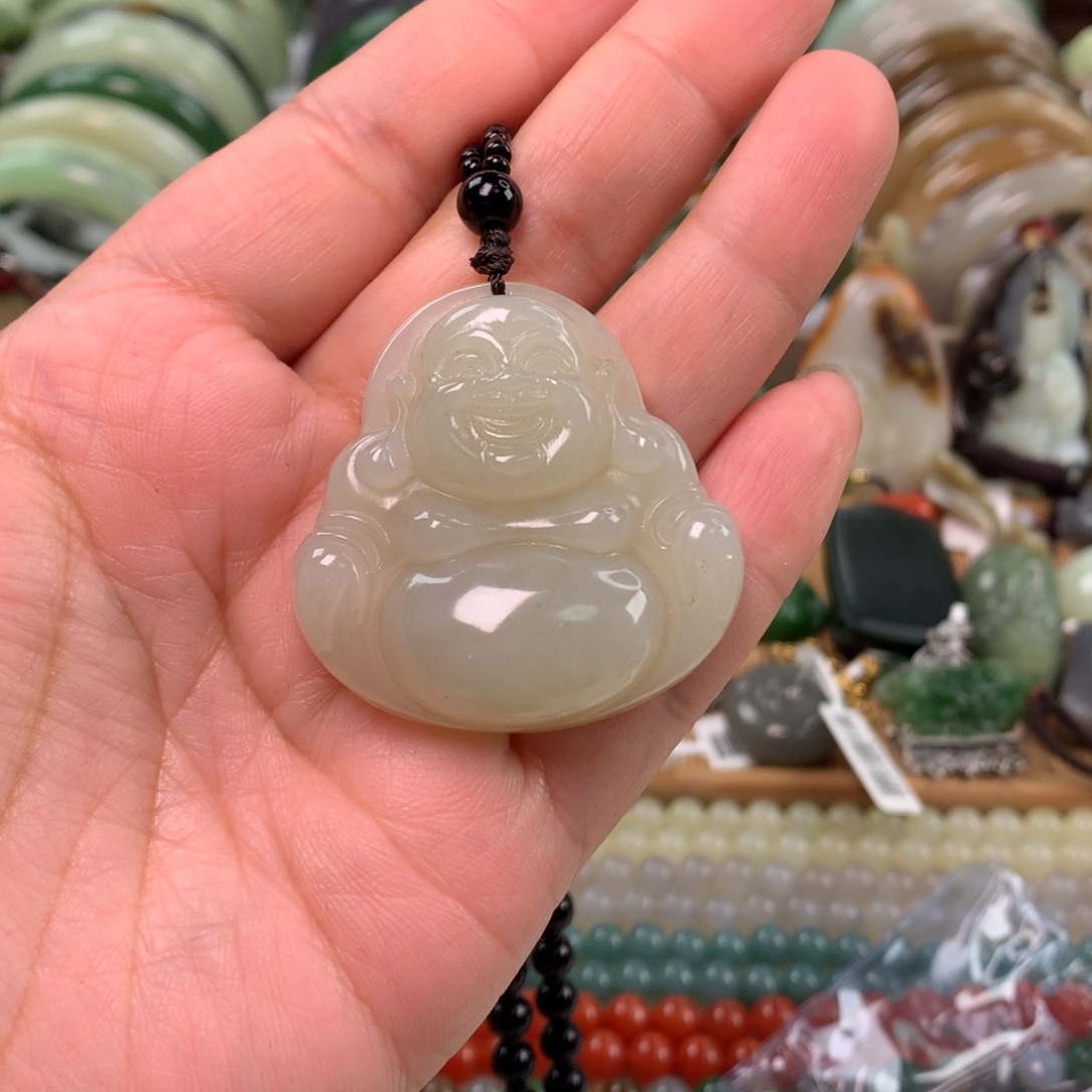 岫玉未镶嵌颈饰吊坠