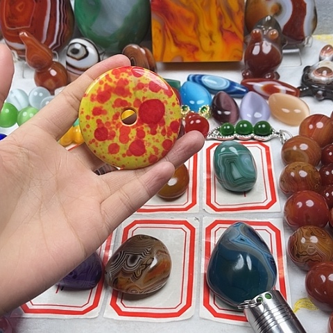 玛瑙/玉髓耳环未镶嵌