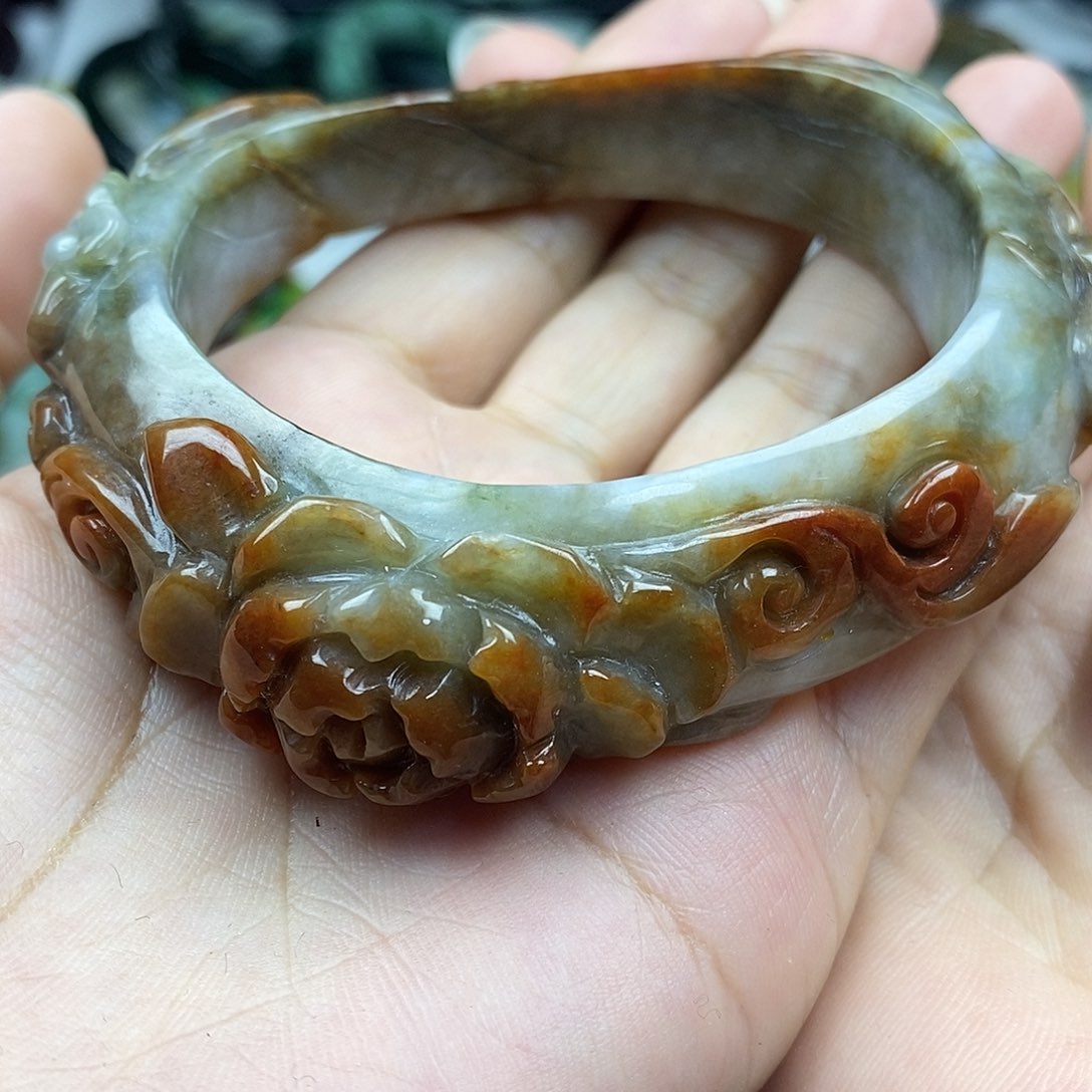 翡翠未镶嵌颈饰云**青手镯