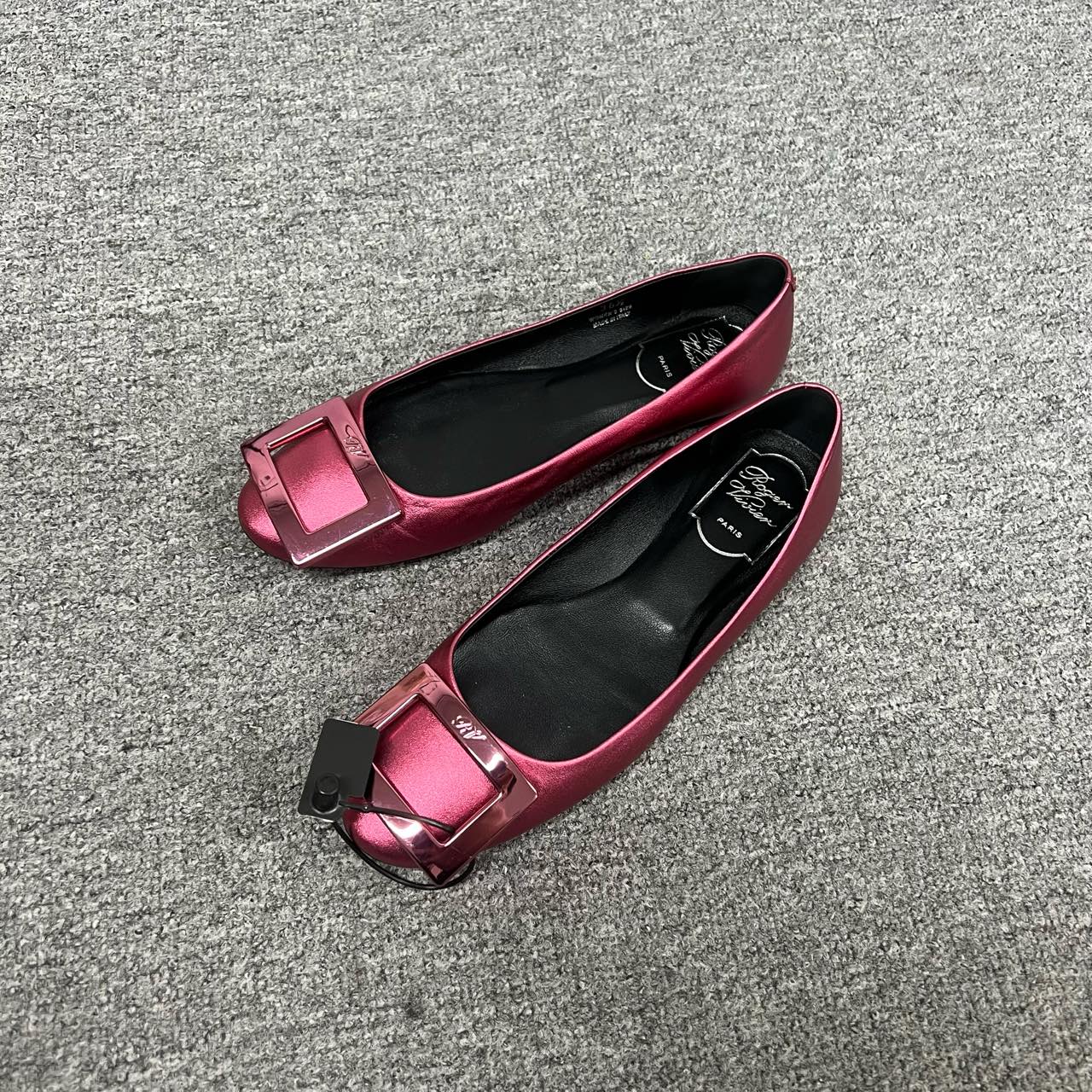 99新 Roger Vivier/罗杰·维威耶 rv 方扣平底小单鞋36.5码