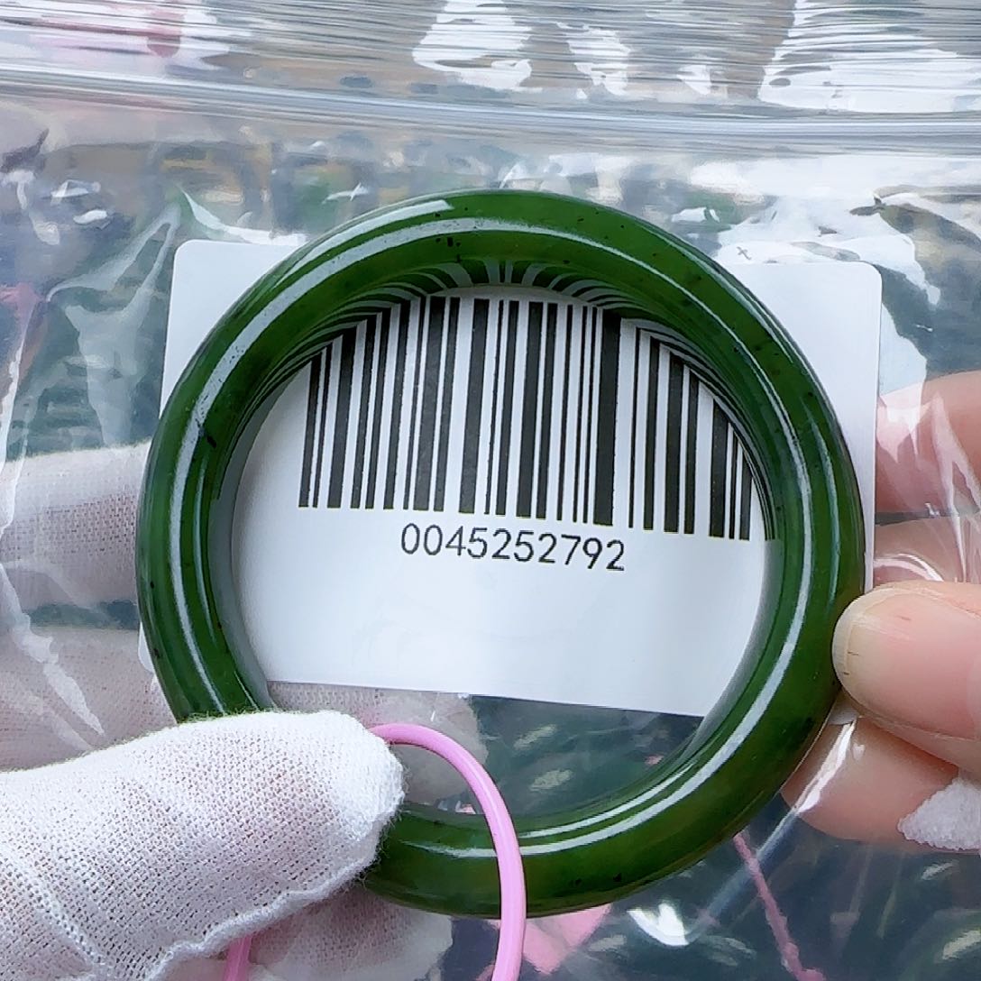 和田玉（碧玉）手镯未镶嵌包容57