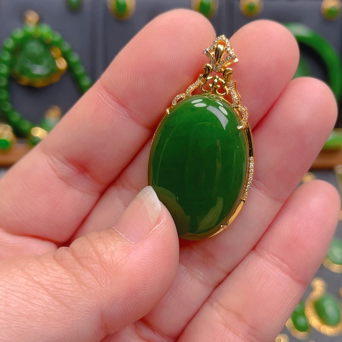 和田玉（碧玉）吊坠(不含链)18K金镶嵌谷*肉4200