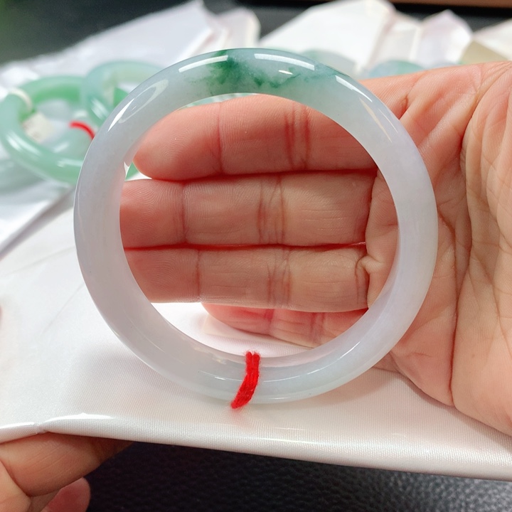 翡翠手镯未镶嵌58585858