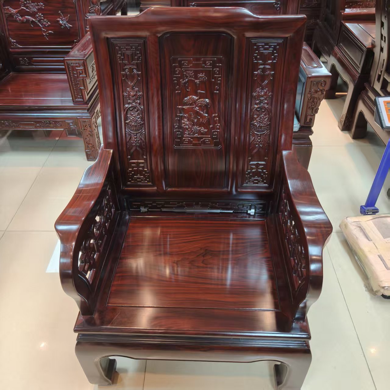 酸枝木  仙鹤万字单人位尺寸：长74宽56坐高38背高107