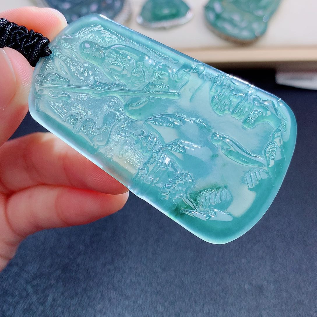 翡翠颈饰未镶嵌翡翠