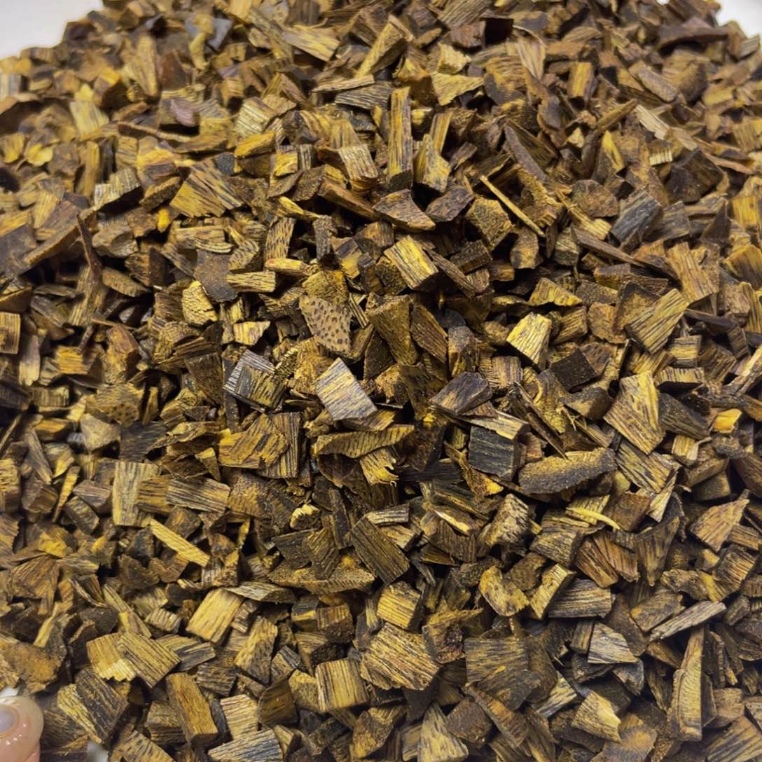 *****沉香沉香碎屑莺歌绿100克