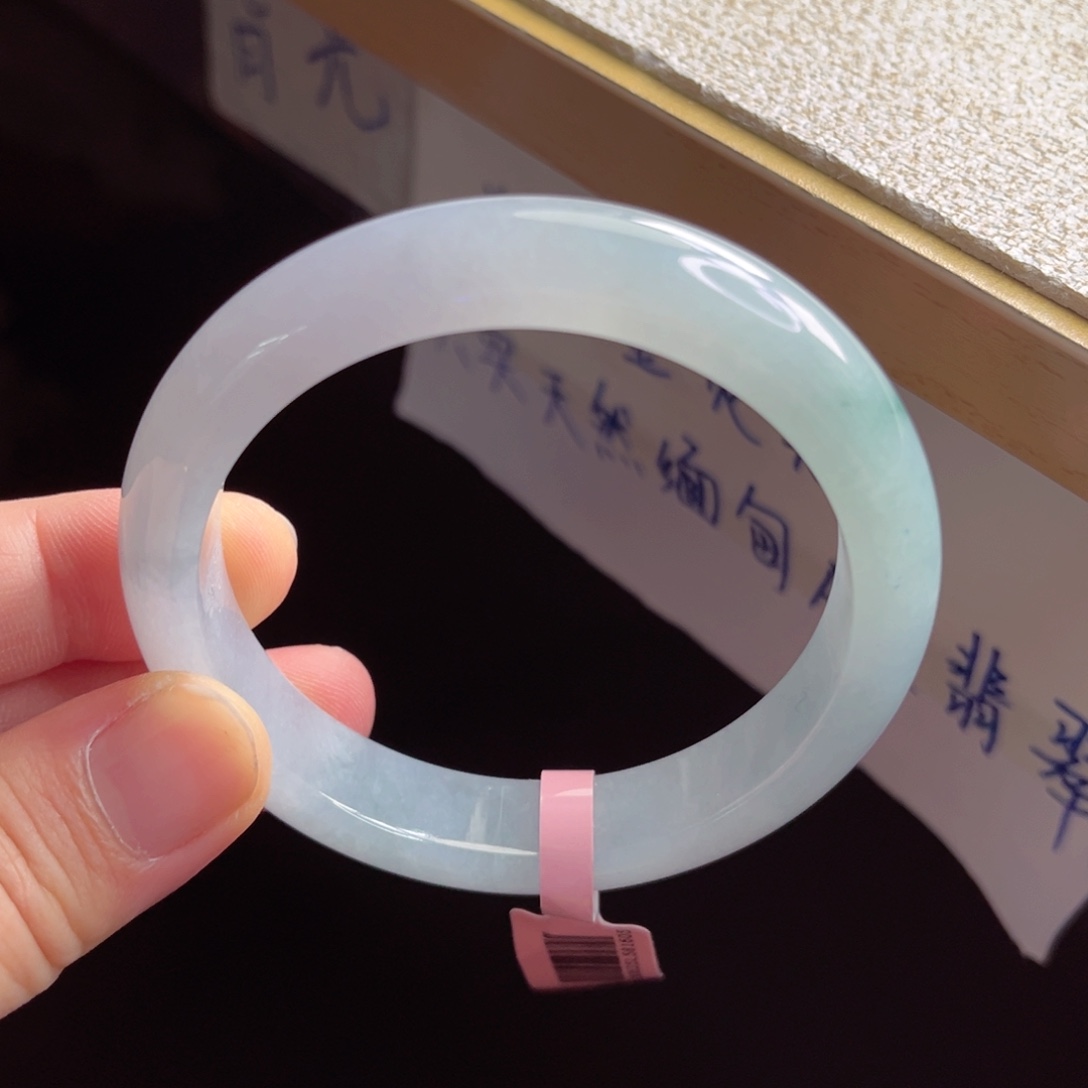 翡翠手镯未镶嵌手镯