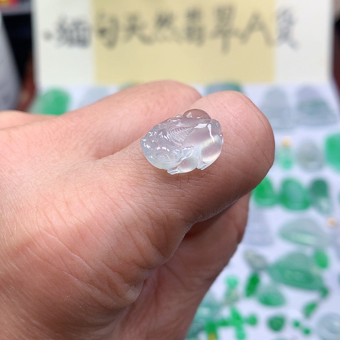 翡翠裸石缅甸天然A货翡翠冰种貔貅