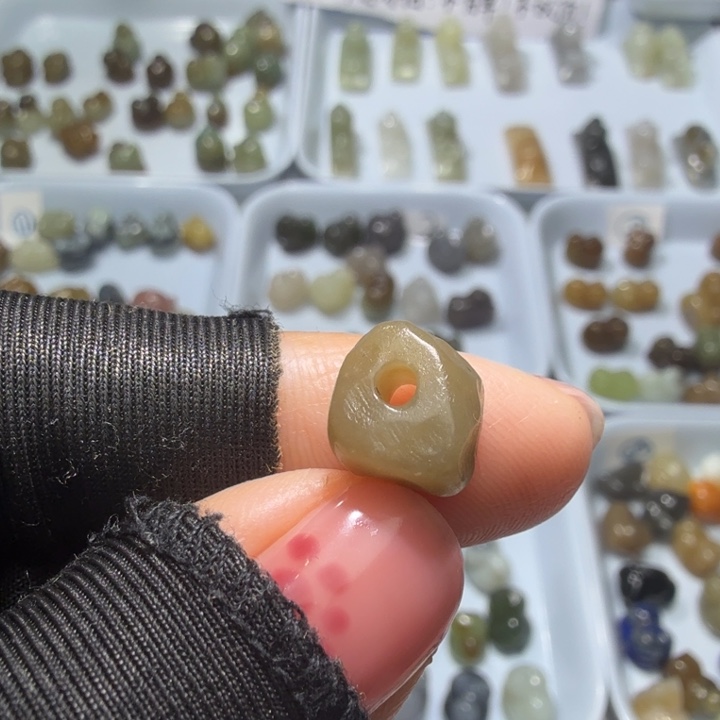 和田玉未镶嵌珠宝奇石