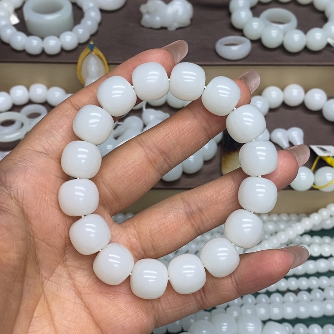 和田玉手链未镶嵌杰*