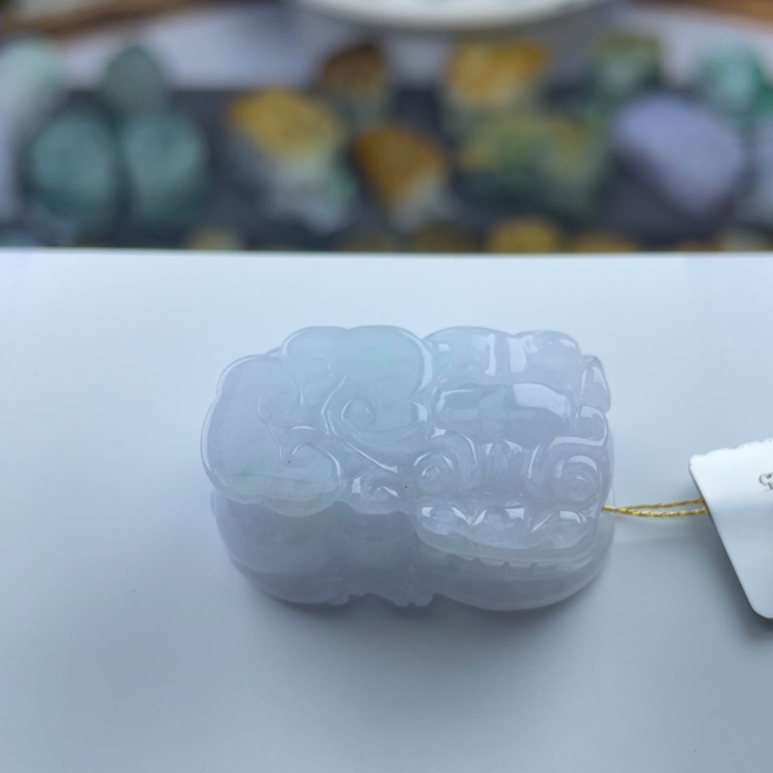 翡翠未镶嵌颈饰貔貅