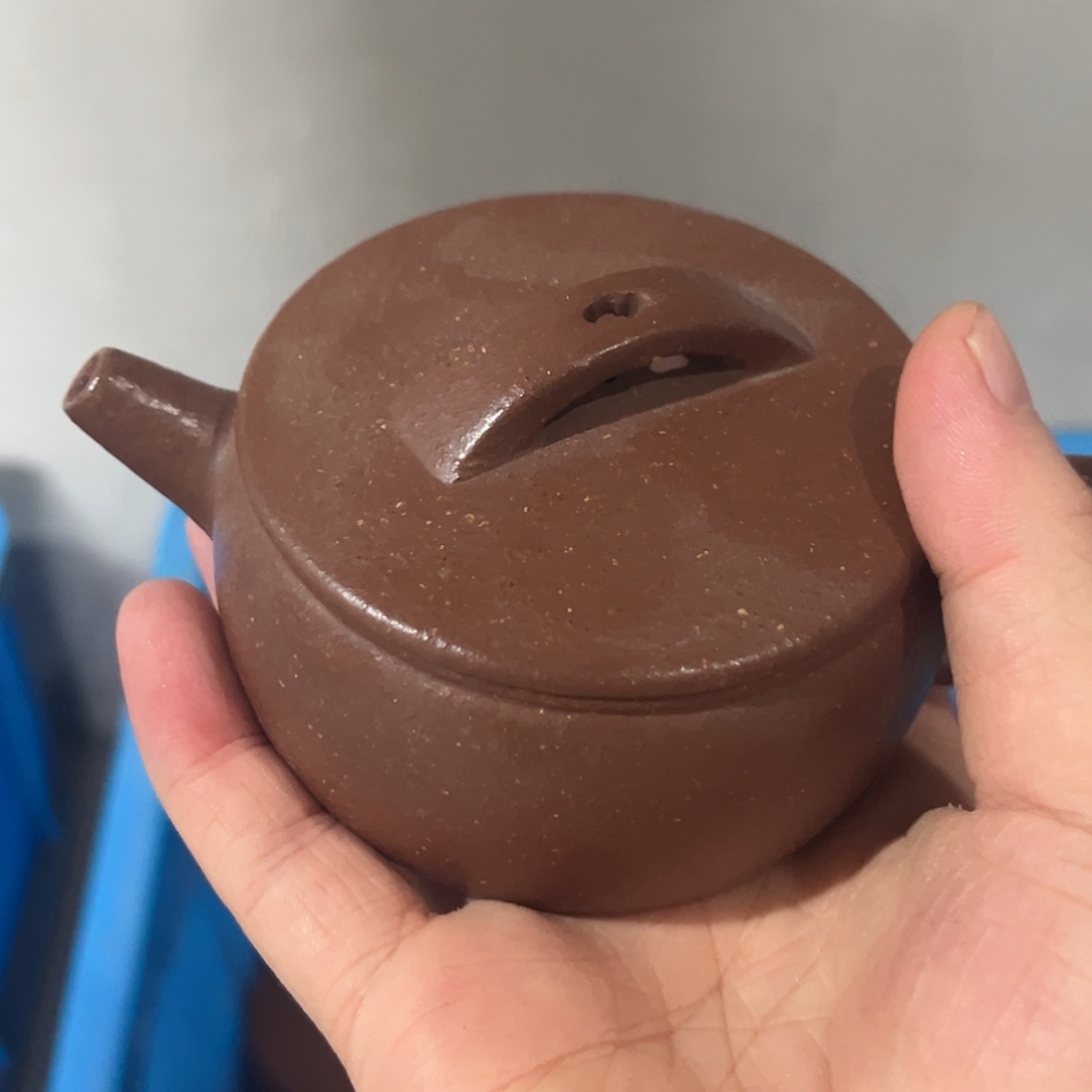 茶壶紫砂紫砂的味道很