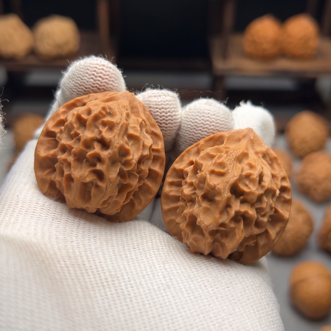 桃核吊坠龙鳞纹36.35.37磕尖