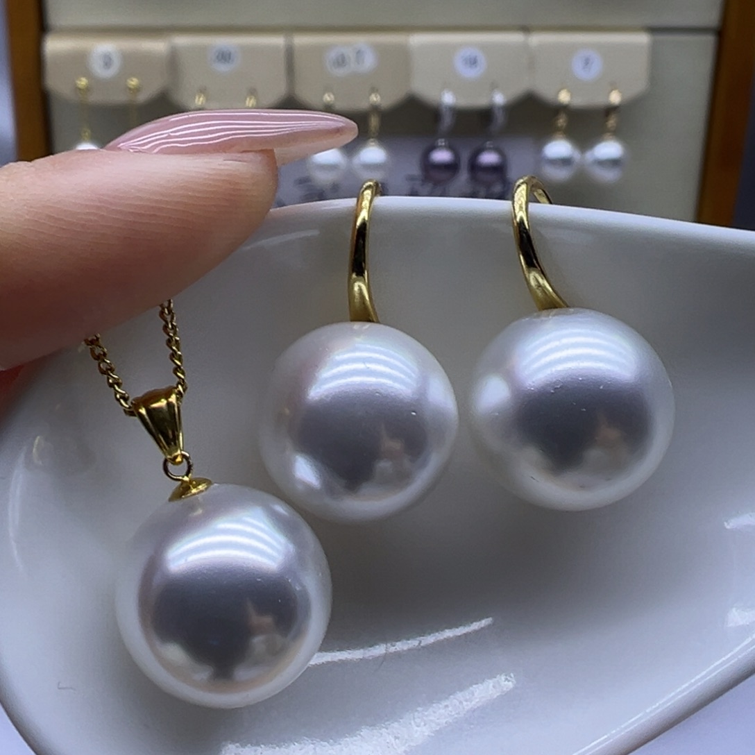 淡水珍珠18K金镶嵌吊坠(赠链)