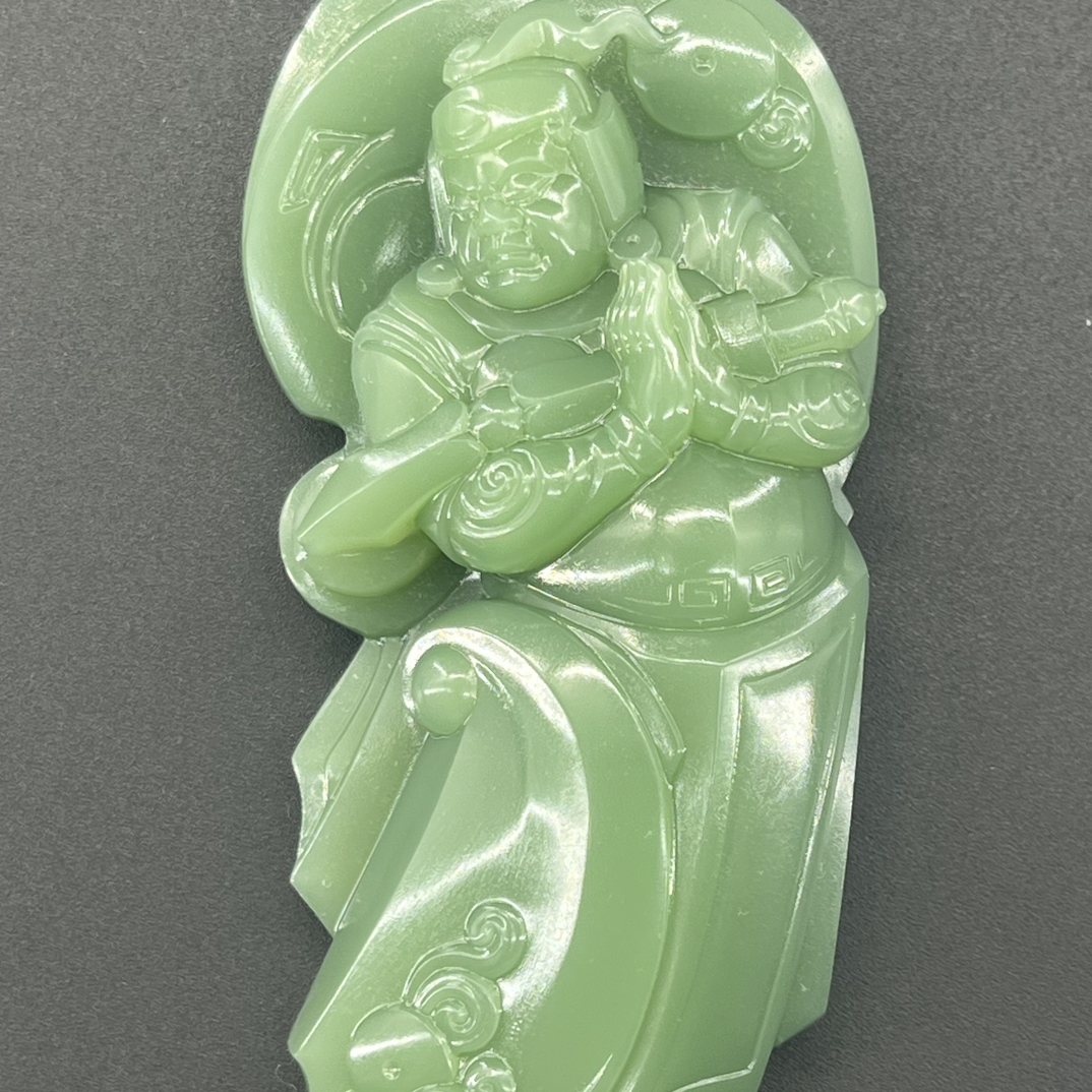 俄罗斯碧玉粉绿韦陀菩萨手把件
