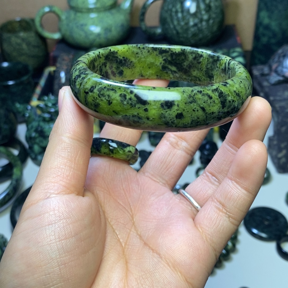 脱***马蛇纹石玉未镶嵌项链