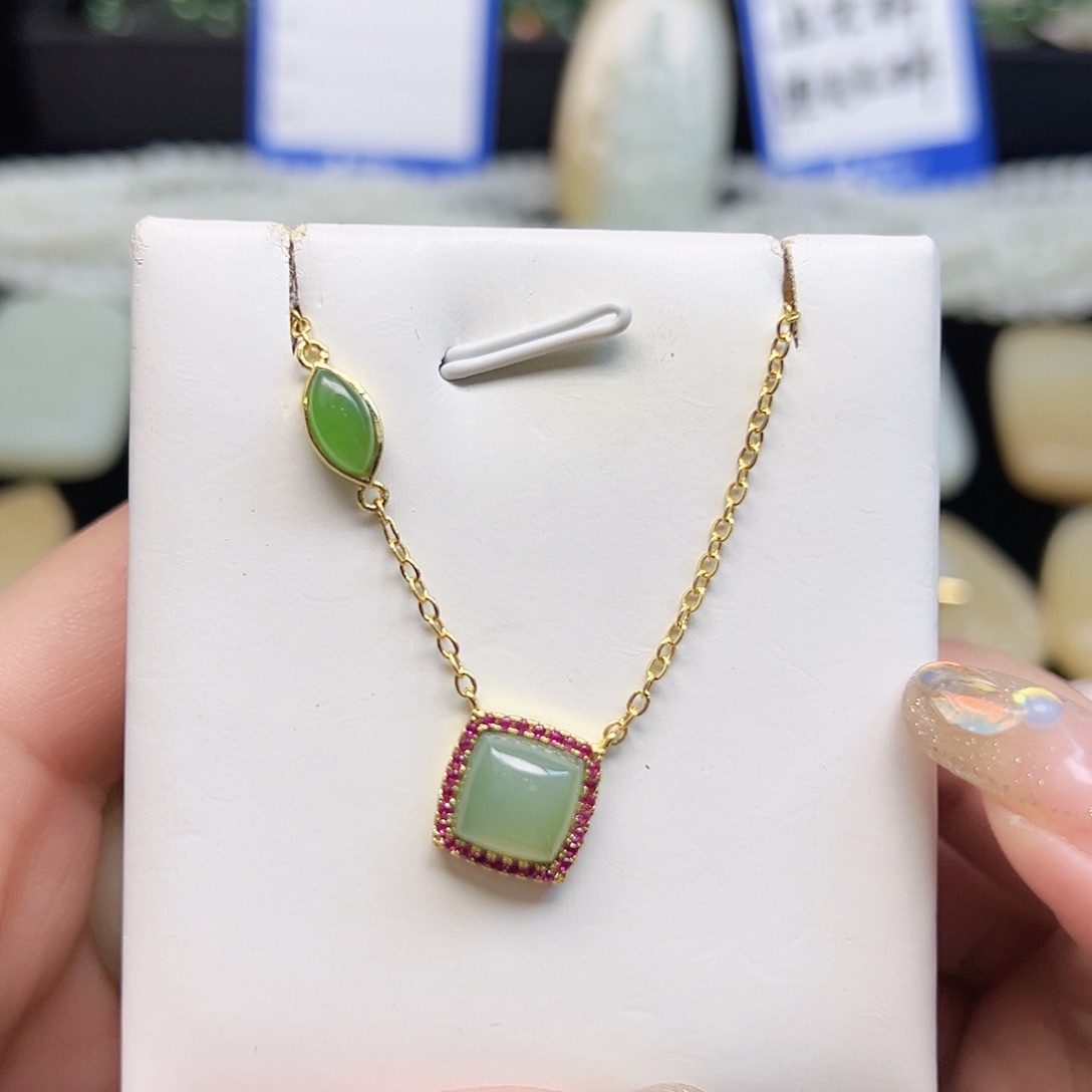 和田玉颈饰银S925镶嵌碧玉