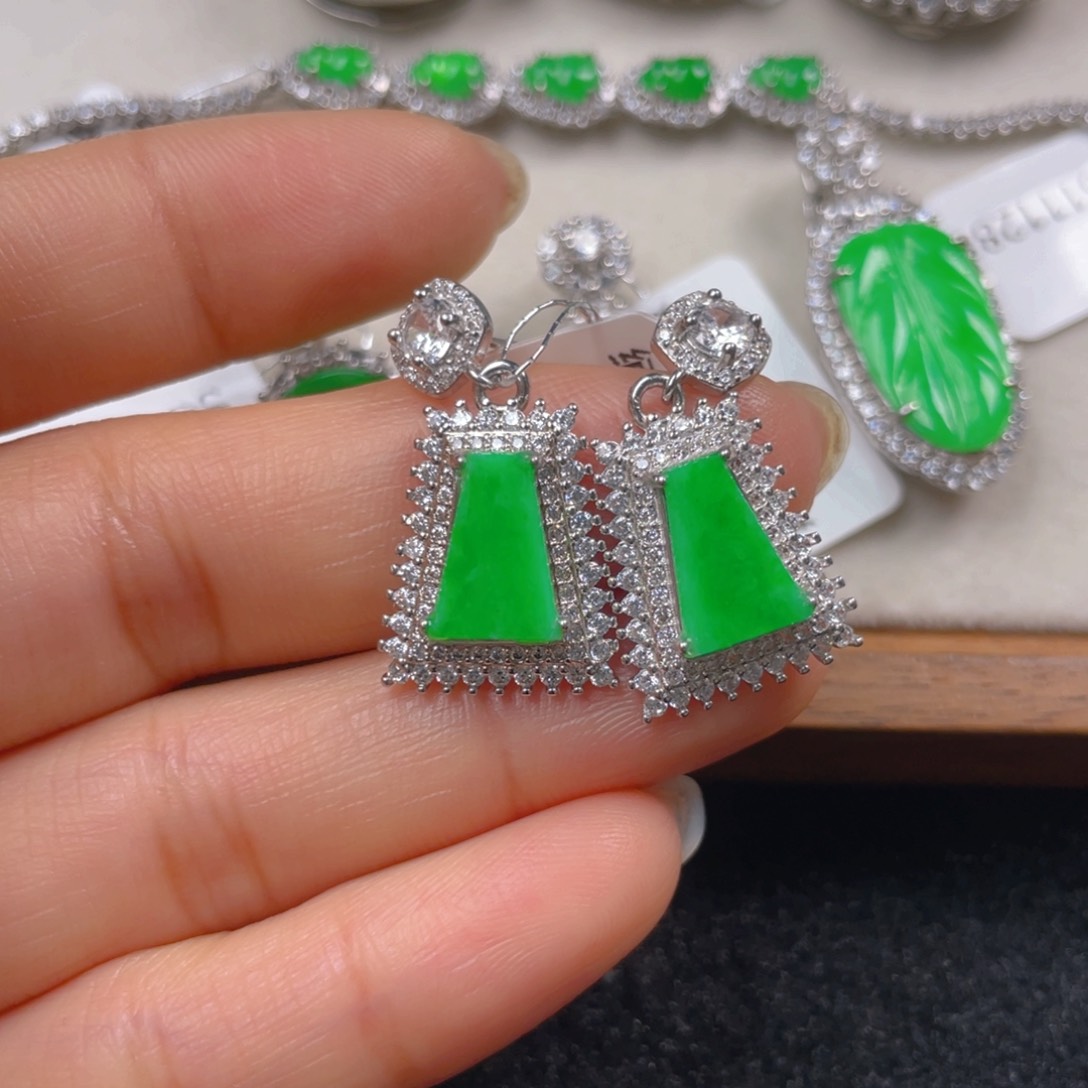 翡翠耳饰银S925镶嵌翡翠