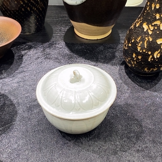骏***室碗湖田窑刻工小盖碗