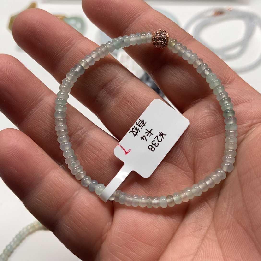 翡翠手链未镶嵌翡翠