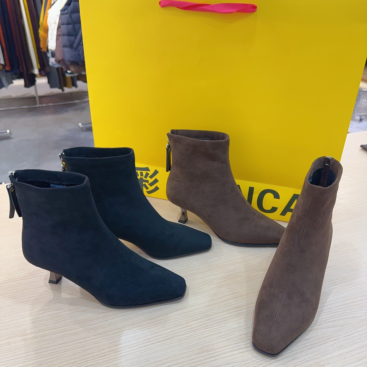 淡彩【气质跟鞋】2025新款时装靴短靴