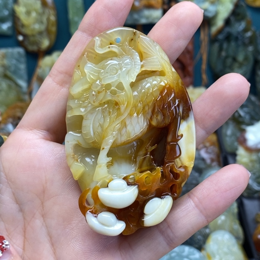 【闪购商品】岫玉颈饰未镶嵌快****麒麟