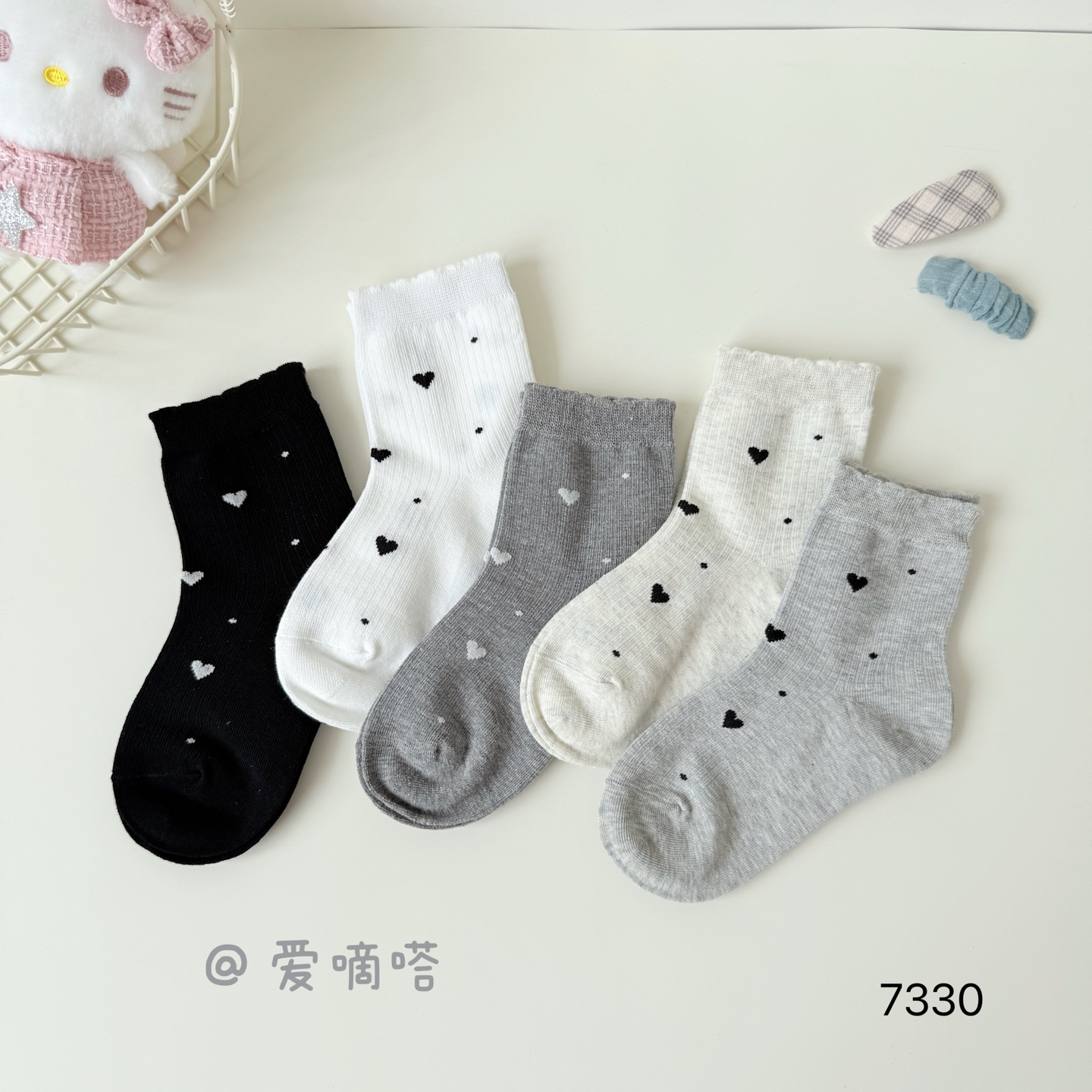 爱嘀嗒7330儿童袜子秋冬黑白灰爱心波点四季可爱精梳棉中筒新款