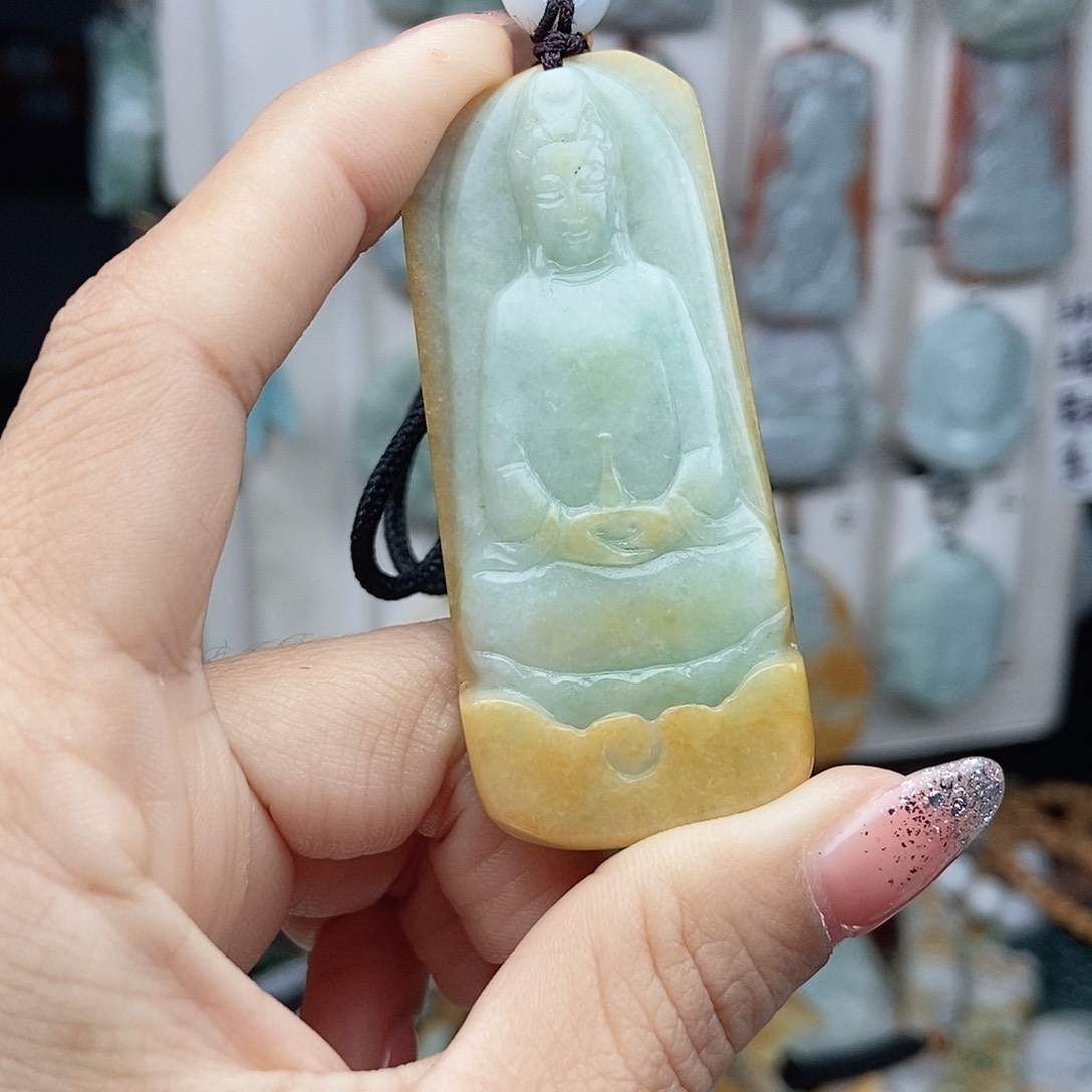 翡翠颈饰未镶嵌翡翠