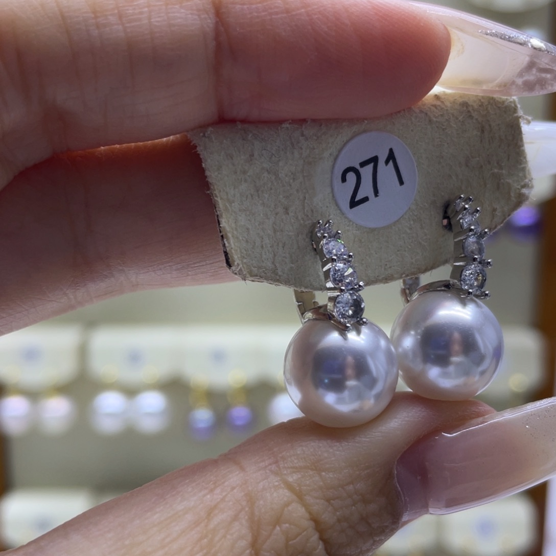 淡水珍珠耳饰未镶嵌