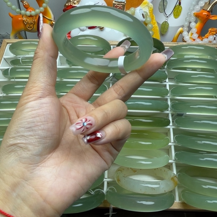 旺****岫玉未镶嵌手镯岫玉