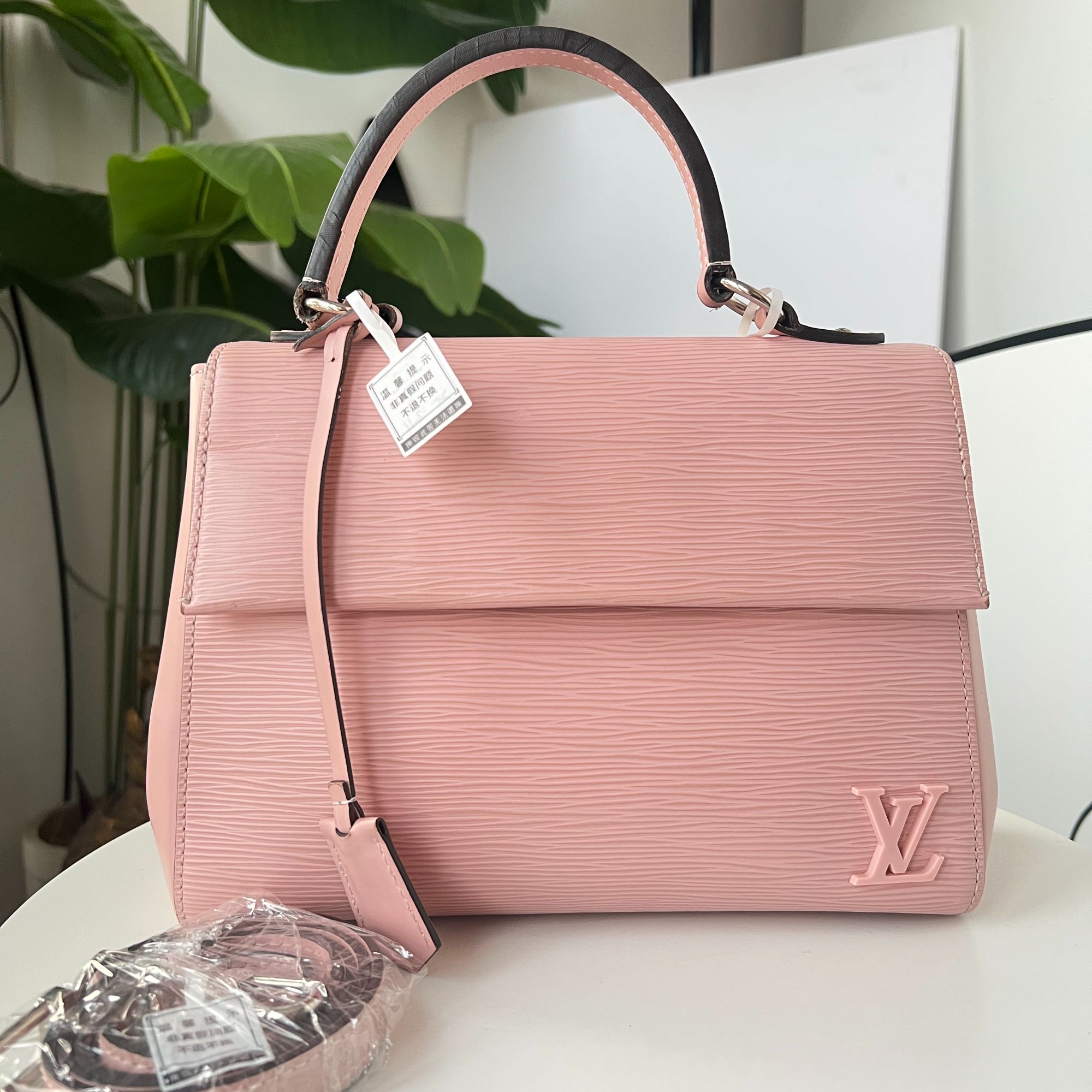 95新 LouisVuitton/路易威登 95新粉色水波纹克鲁尼bb手提斜挎包
