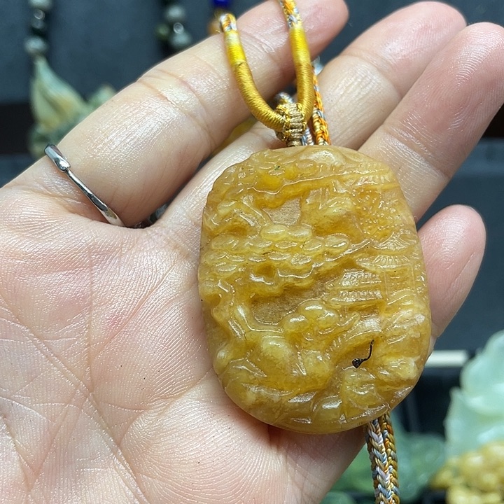 未镶嵌蛇纹石玉颈饰