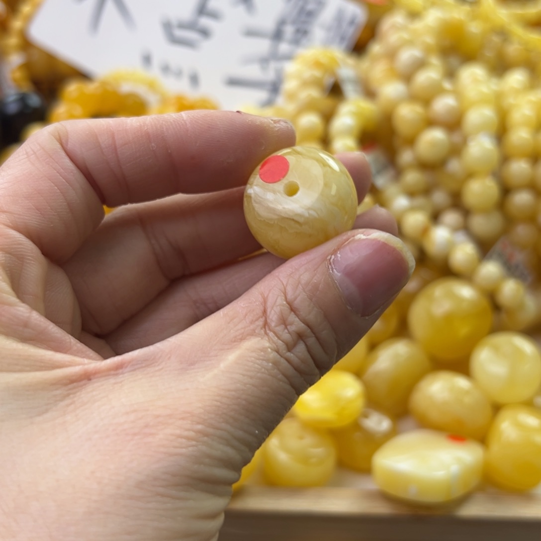 琥珀珠宝奇石未镶嵌