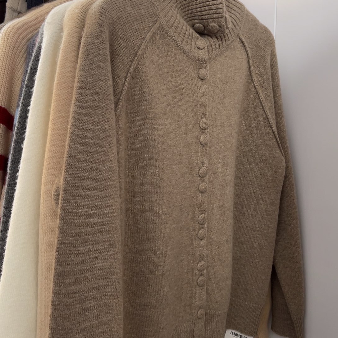 包扣 高领 羊绒 开衫