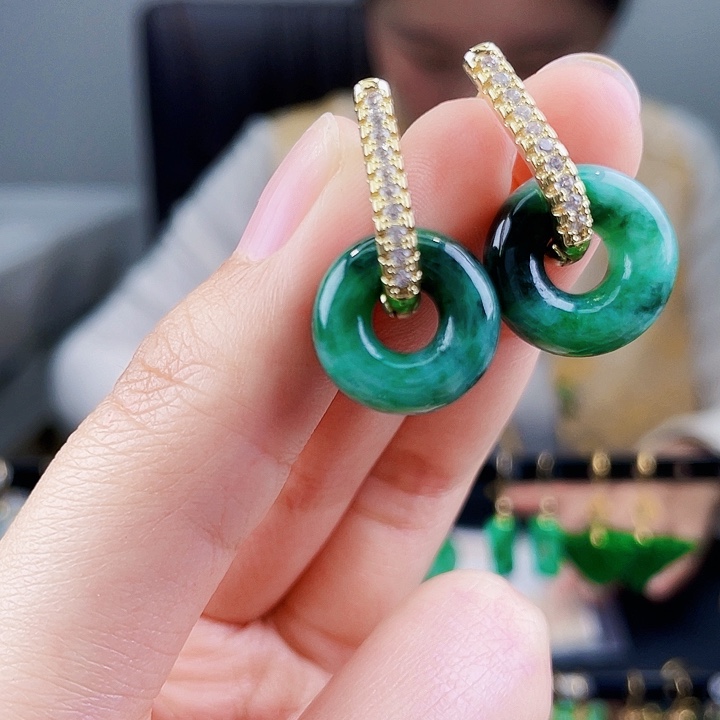 翡翠耳饰未镶嵌饰品