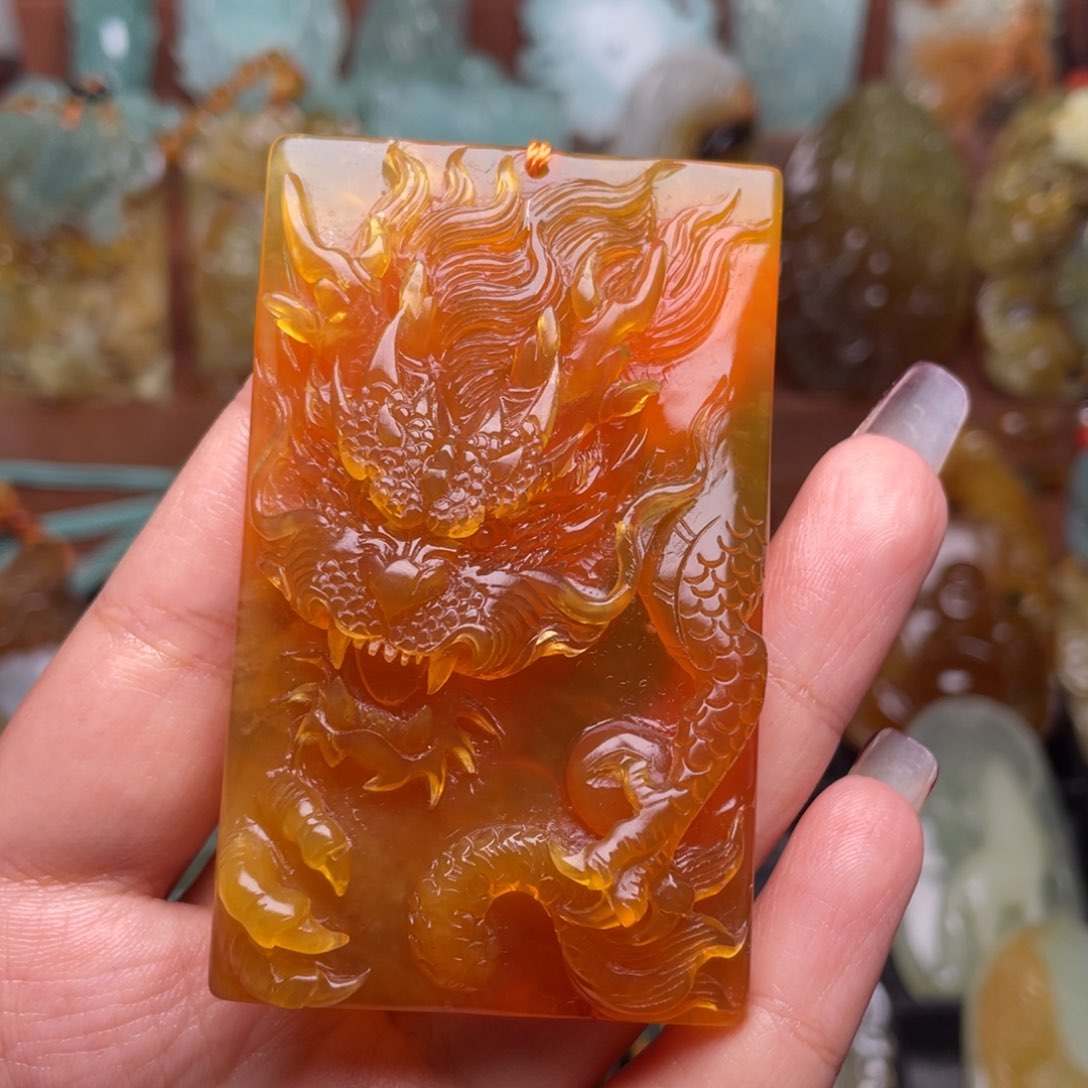 蛇纹石玉颈饰未镶嵌开***人