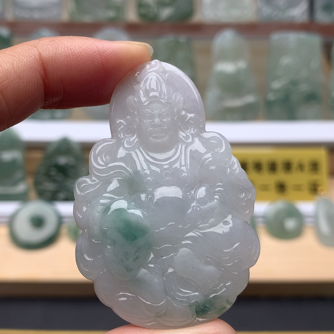 翡翠未镶嵌颈饰财神爷