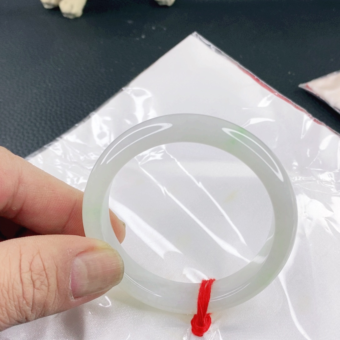 翡翠手镯未镶嵌正圈52