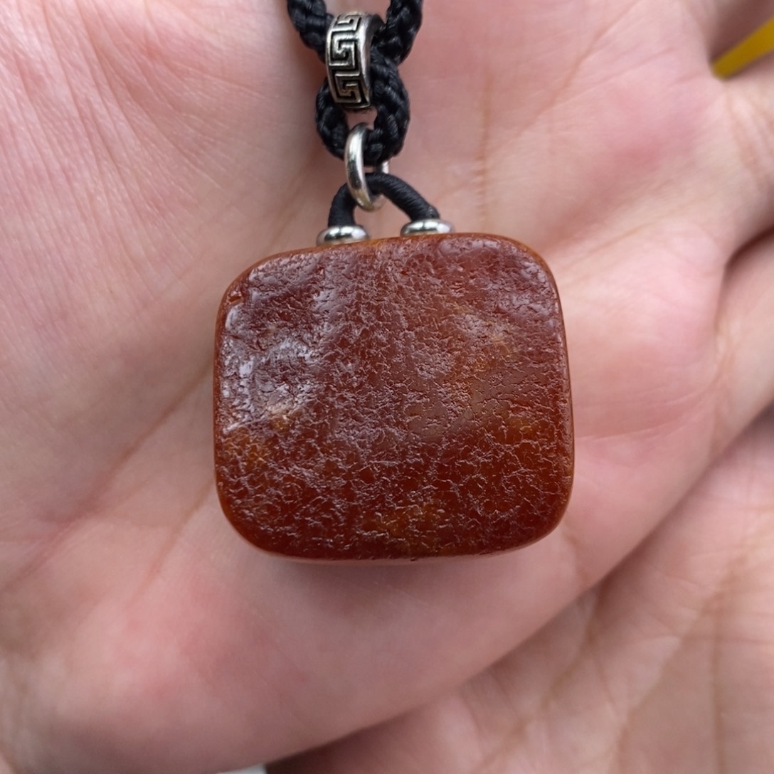 琥珀吊坠(赠链)未镶嵌