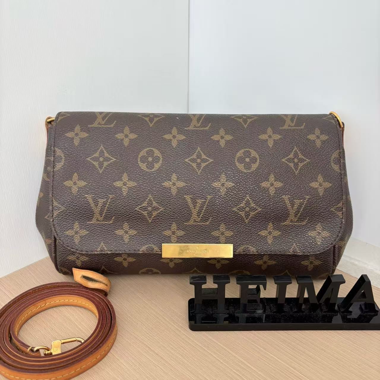 95新 LouisVuitton/路易威登 14549704 LV挚爱中号 24*16