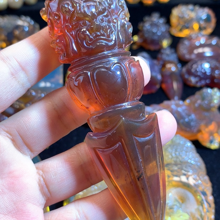 琥珀颈饰未镶嵌降魔杵