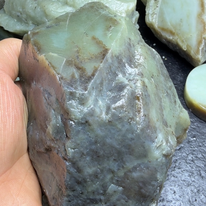 和田玉（糖玉）未镶嵌珠宝奇石