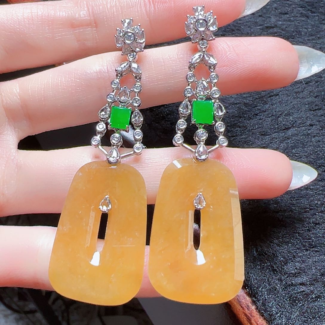 翡翠耳饰18K金镶嵌签收后24小时鉴赏期，过时不退