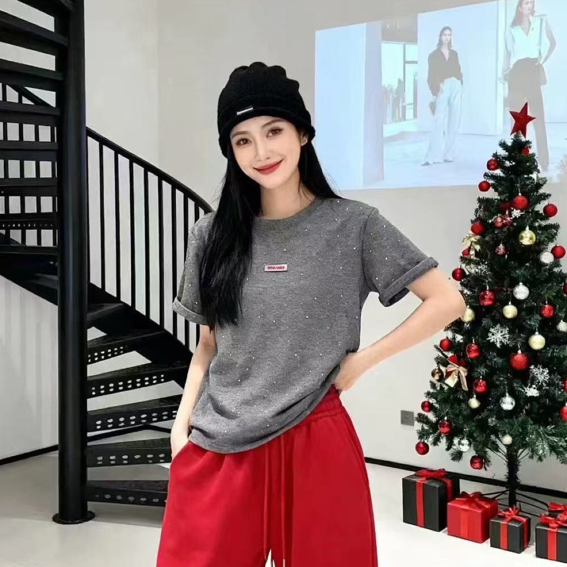 秋冬季镶钻圆领短袖T恤女宽松显瘦百搭内搭打底衫