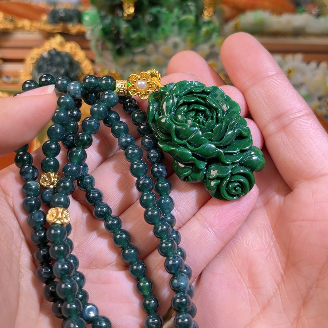 翡翠颈饰未镶嵌带编织