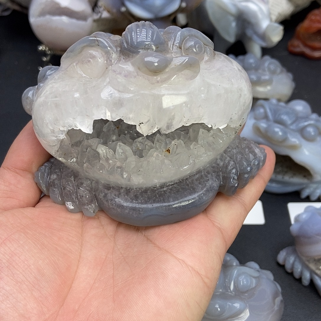 娜***征玛瑙/玉髓未镶嵌珠宝奇石