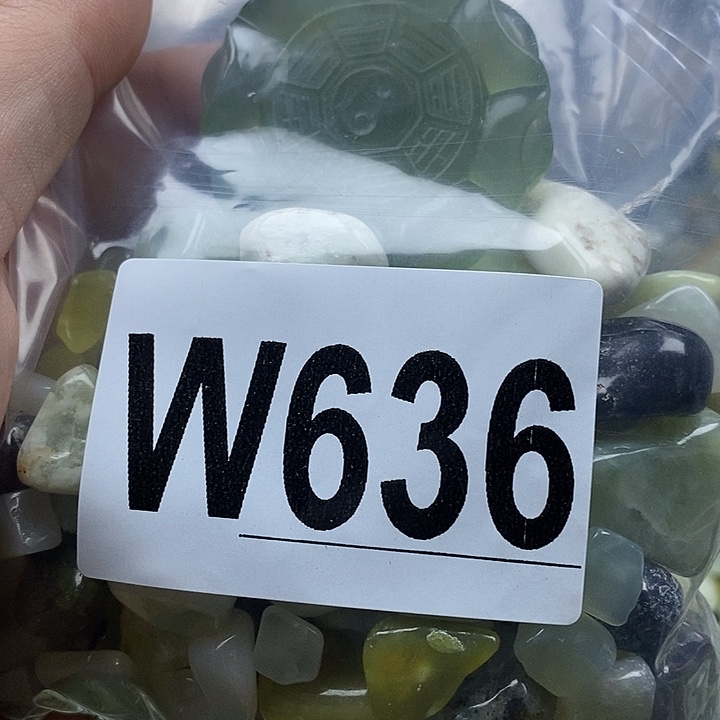 蛇纹石玉未镶嵌鱼缸的