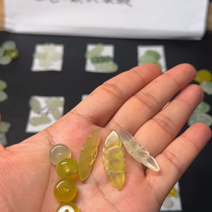 愿***。岫玉未镶嵌吊坠(不含链)