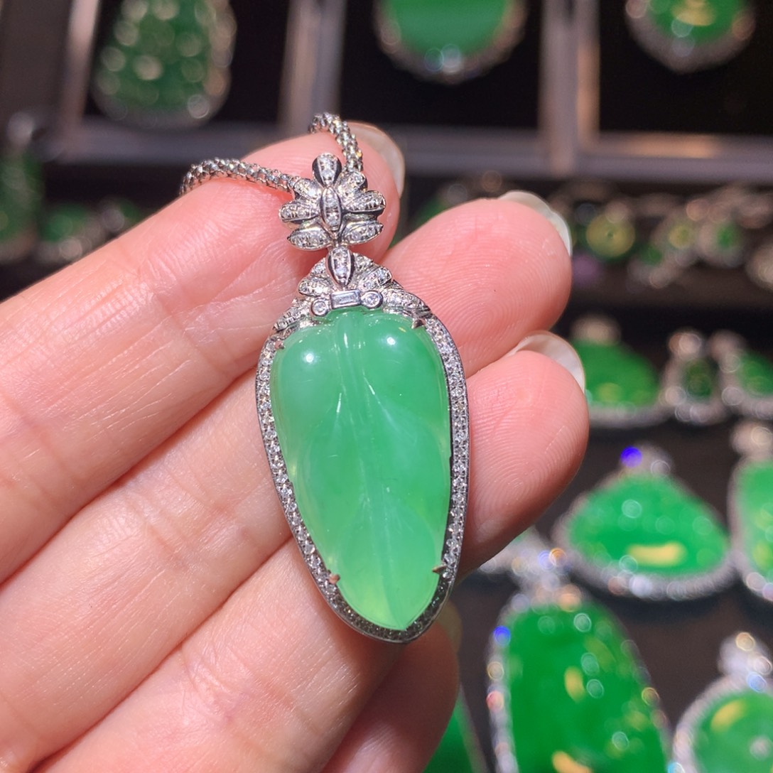 吊坠(不含链)18K金镶嵌翡翠翡翠