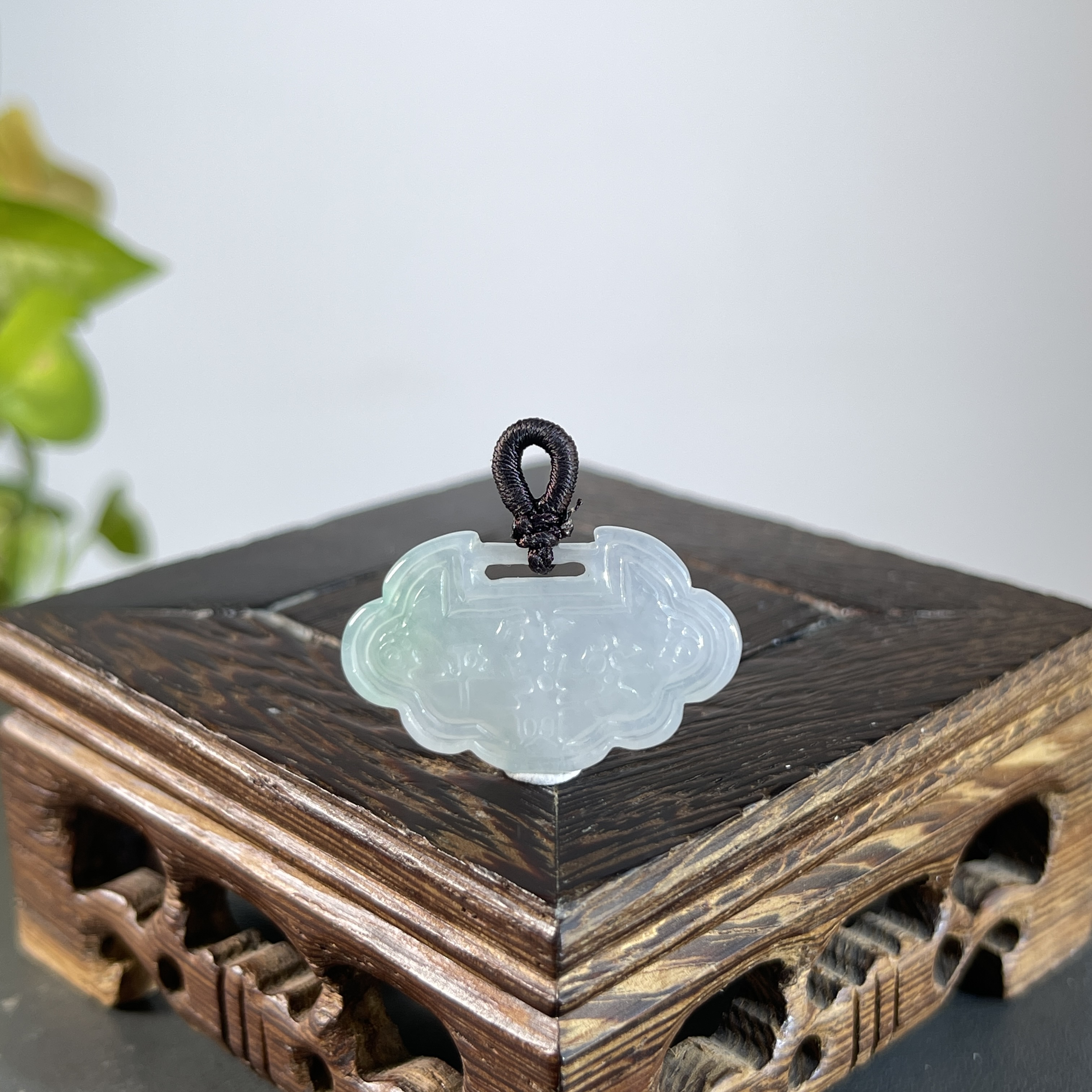 JSW02-33 天然缅甸翡翠A货 如意锁